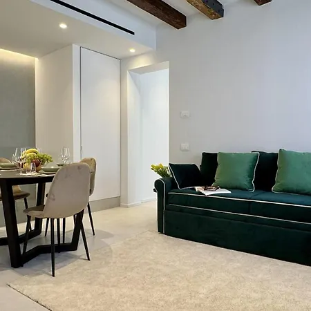 Rialto Prestige Canal View Apartment