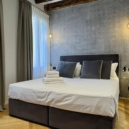 דירה Rialto Prestige Canal View